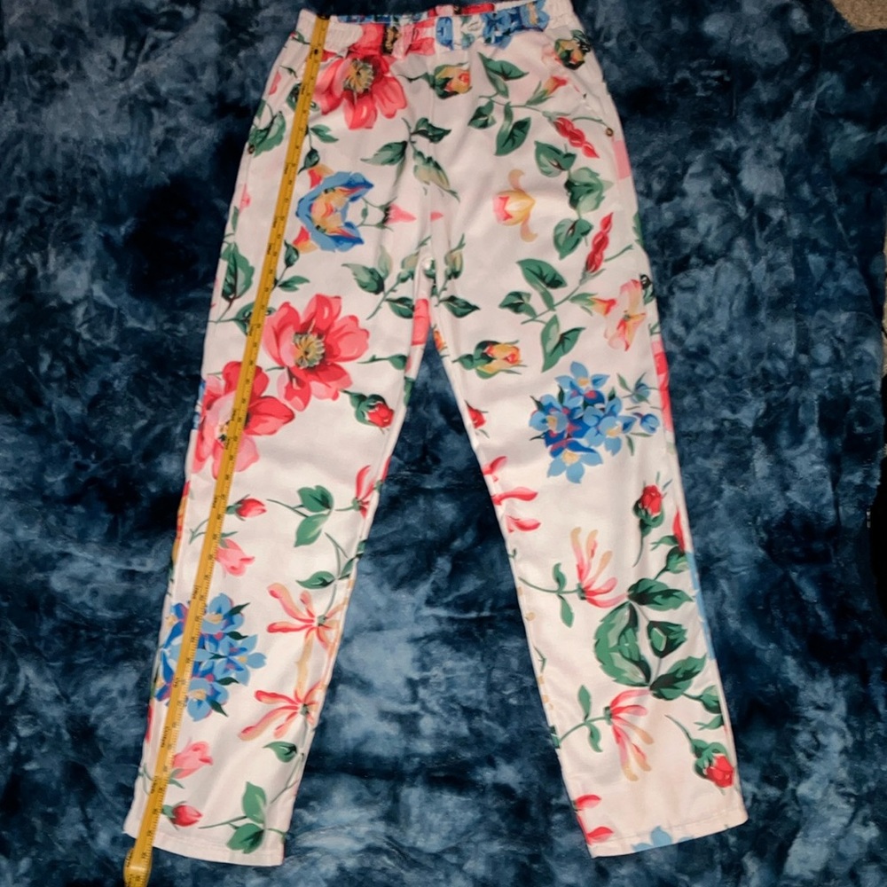3for$20✨ EUC like New! - Vintage size L (fits like M) floral lightweight pants